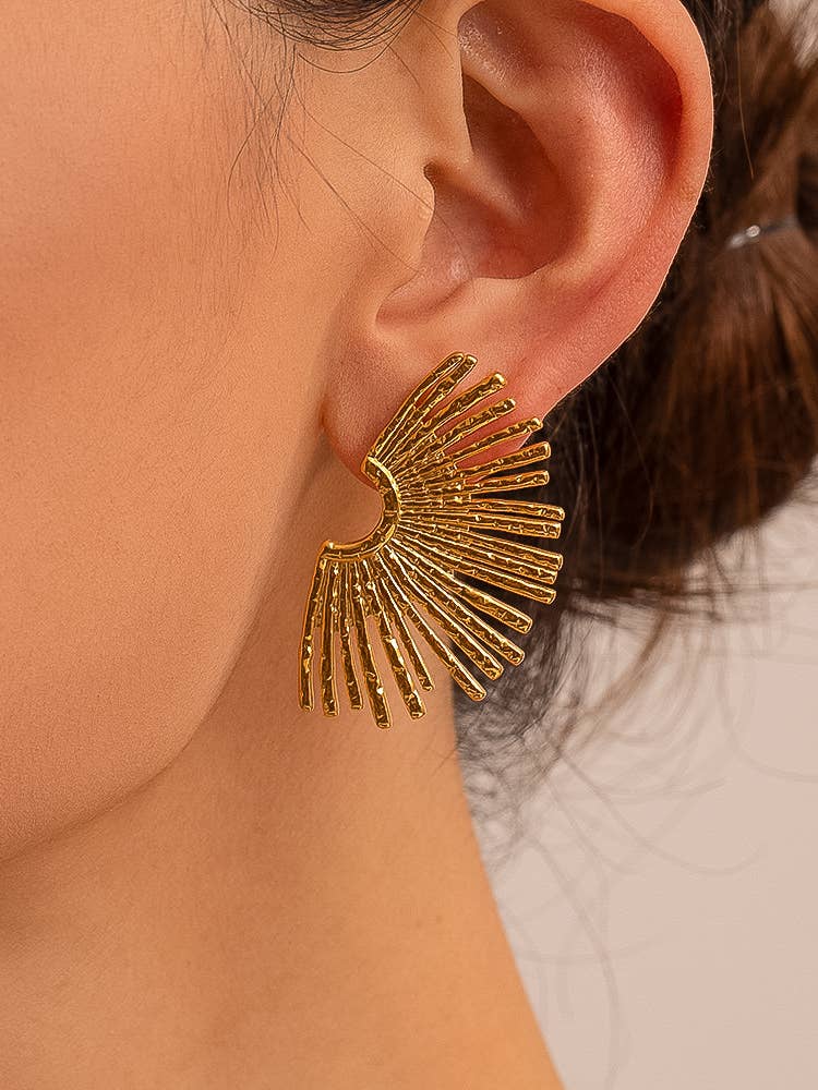Bisous Gold Plating Non-Tarnish Sunburst Earring: Yellow Gold