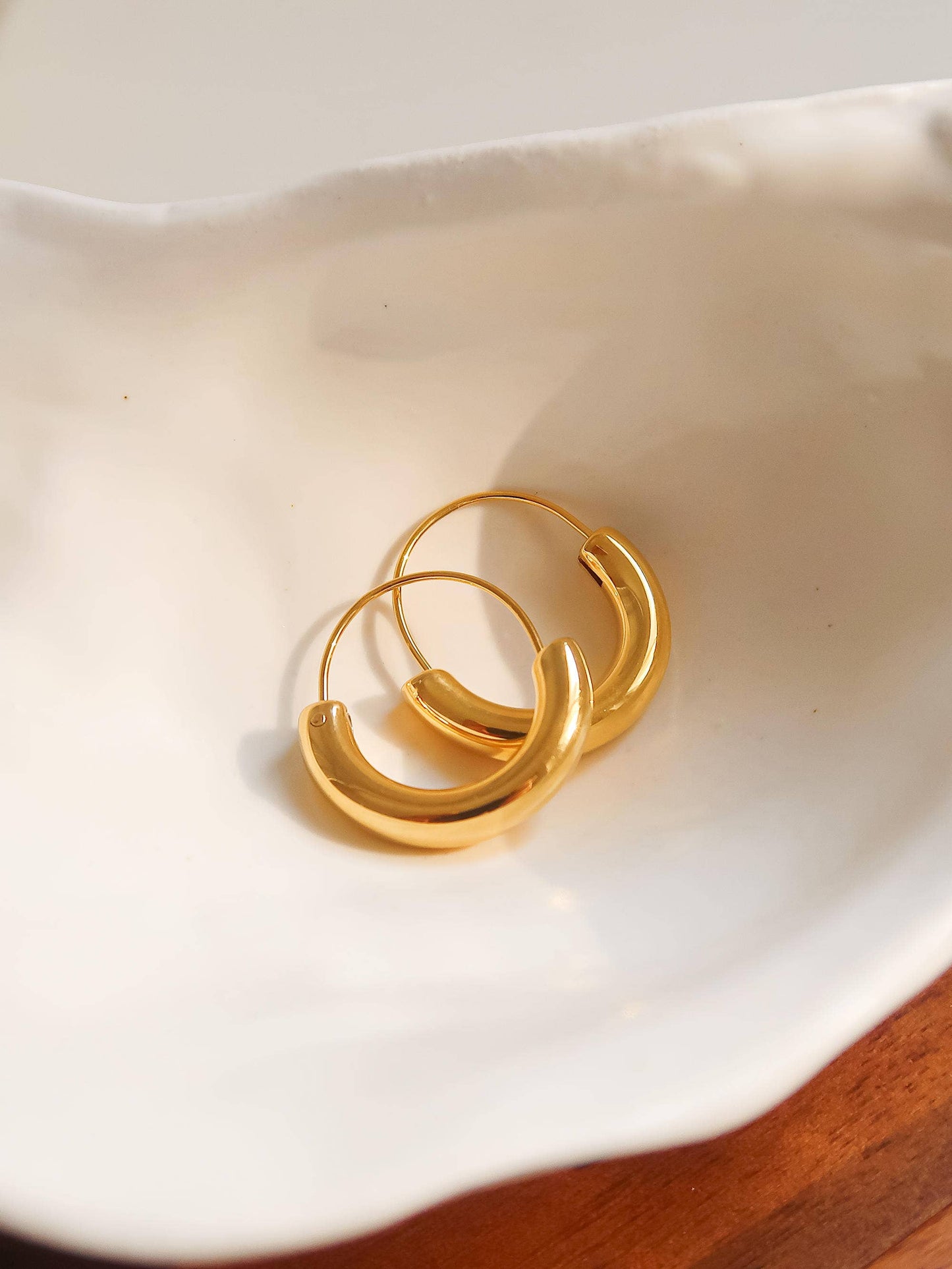 Mackenzie U Shape Hoop Earring: Yellow Gold