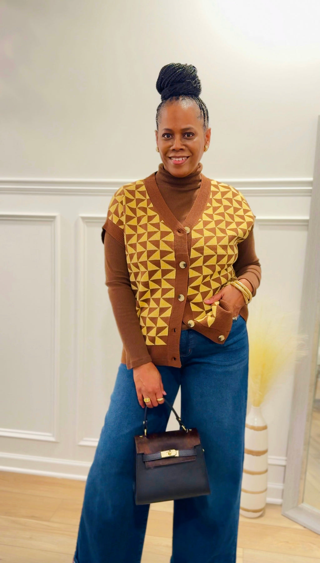 Geometric Pattern Sweater Vest: BROWN