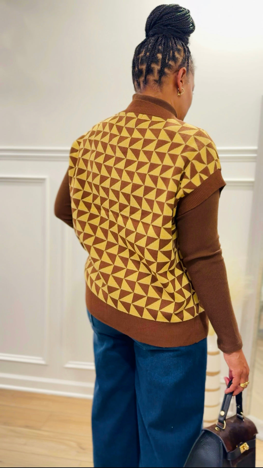 Geometric Pattern Sweater Vest: BROWN