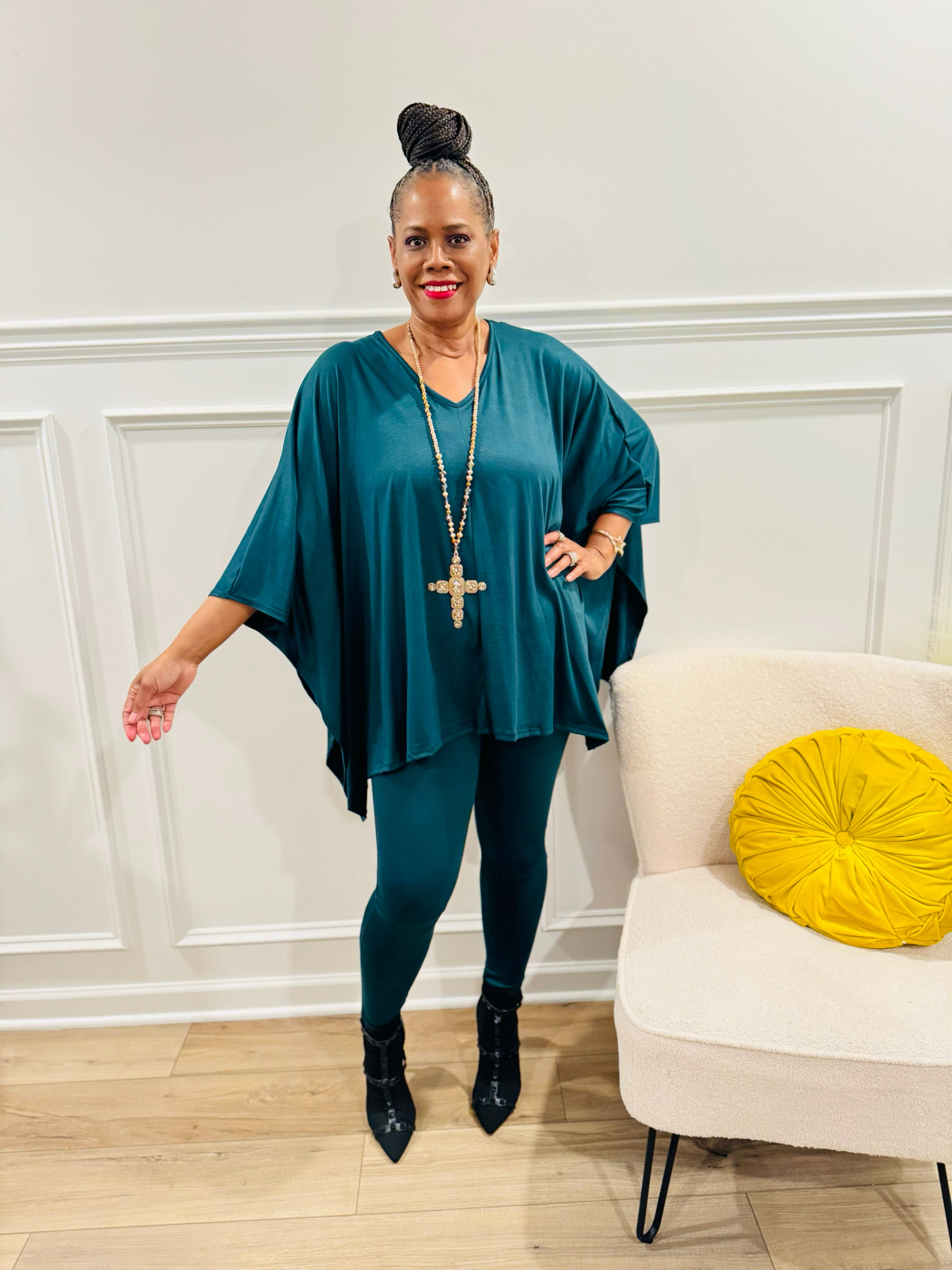 V-neck Top & Leggings 2 PC Set: HUNTER GREEN