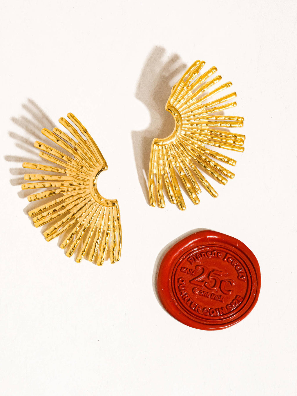 Bisous Gold Plating Non-Tarnish Sunburst Earring: Yellow Gold