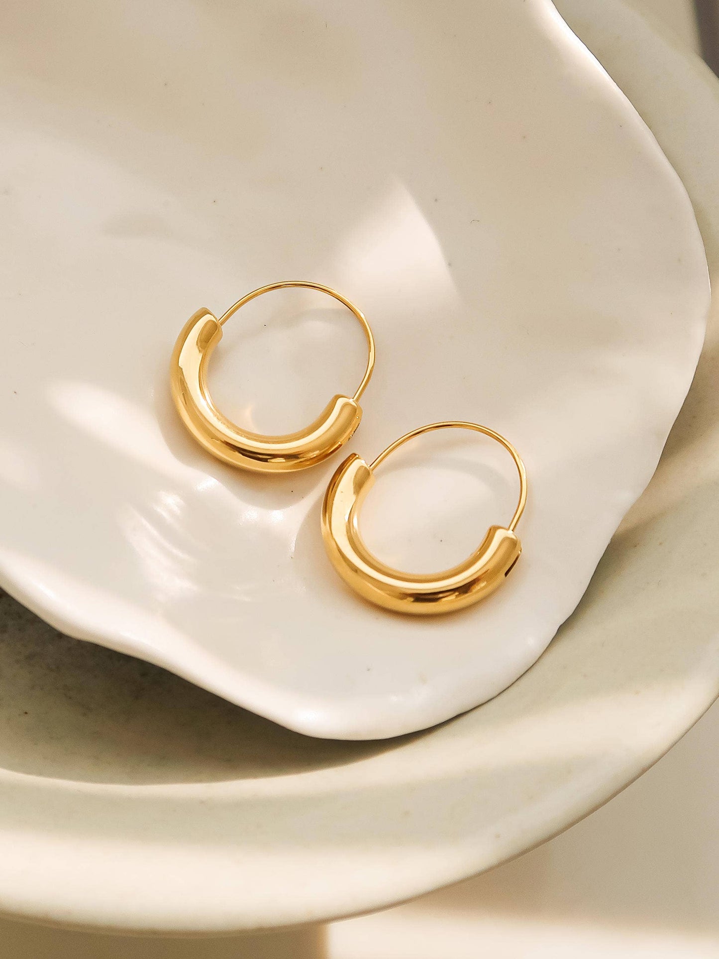 Mackenzie U Shape Hoop Earring: Yellow Gold