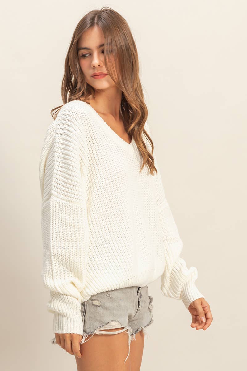 Oversized V-Neck Knit Sweater: OFF WHITE